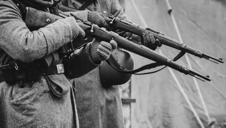 İngiliz İstihbarat Şefinin Aile Geçmişindeki Şok Edici Nazi Bağlantısı