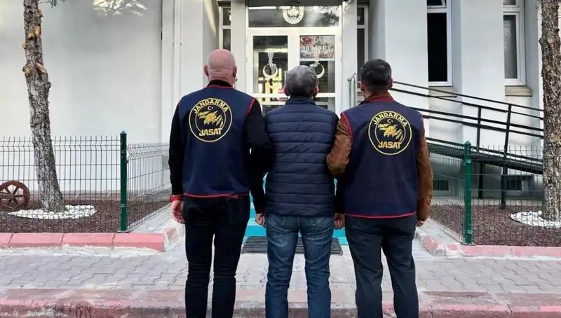 MİT TIR'larını Durduran Emniyet Müdürü, Firari FETÖ’cü Olarak Yakalandı