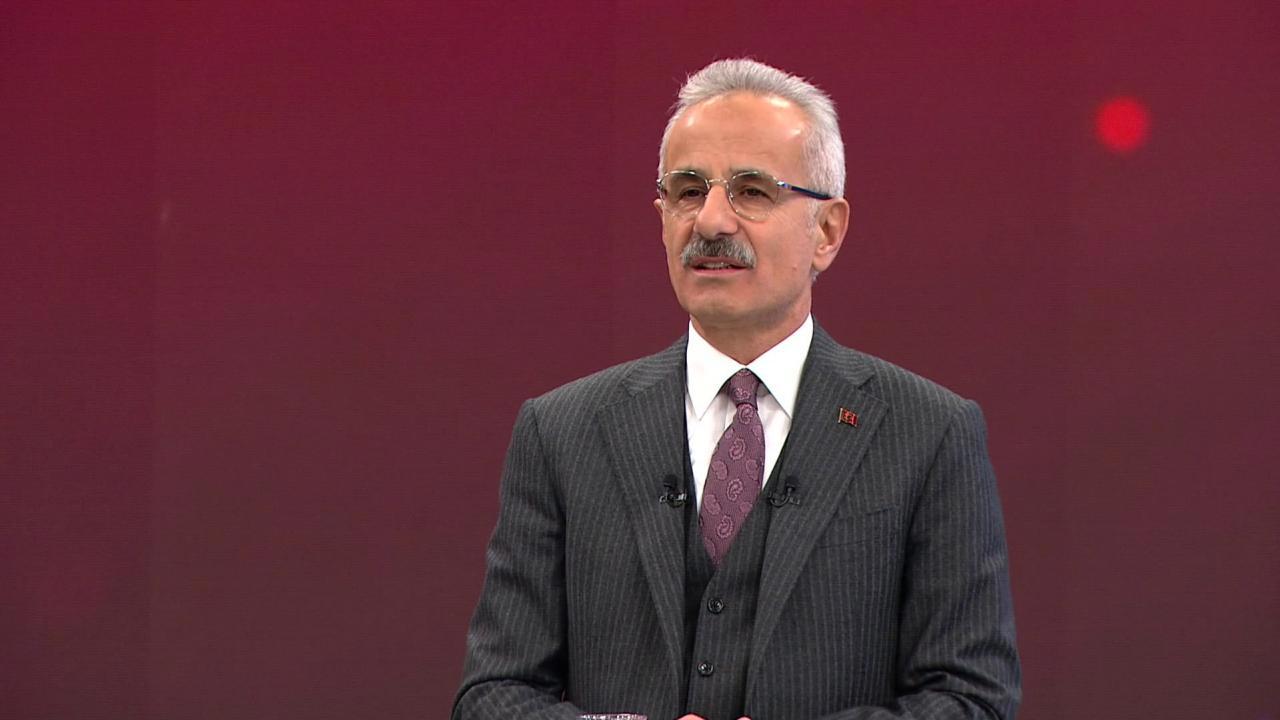 Bakan Uraloğlu, Sosyal Medya Düzenlemeleri Hakkında Açıklamalarda Bulundu