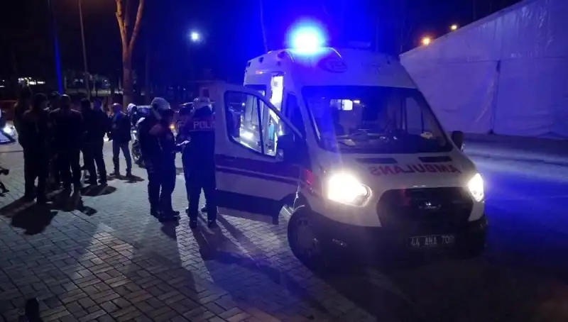Parkta Silahlı Kavga: İki Grup Arasında Gergin Anlar Yaşandı