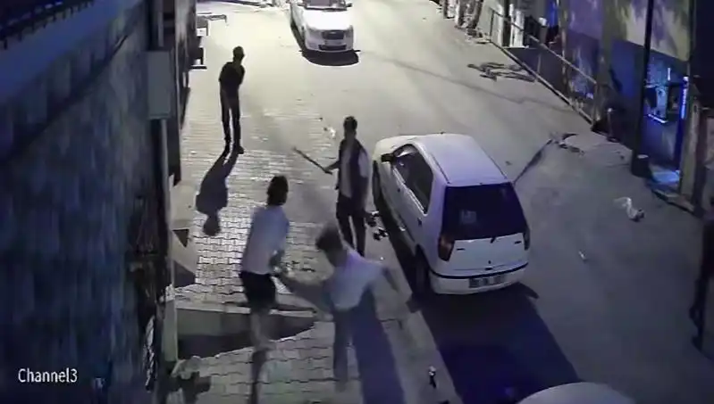 Başakşehir'de Taşlı Sopalı Kavga: Savaş Alanına Dönüşen Sokaklar