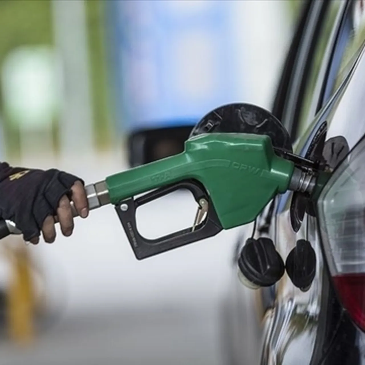 Benzine Büyük İndirim Müjdesi: Pompa Fiyatlarında Düşüş Başladı!