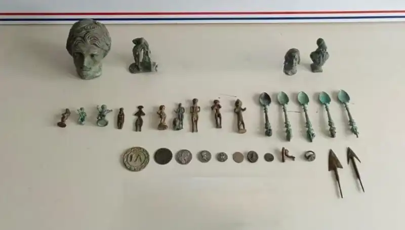 Tarihi Eser Avında Şok: Roma Dönemine Ait Buluntular Ele Geçirildi!