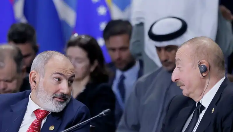 Aliyev ve Paşinyan, Barış Süreci İçin Tarihi Zirvede Bir Araya Geldi