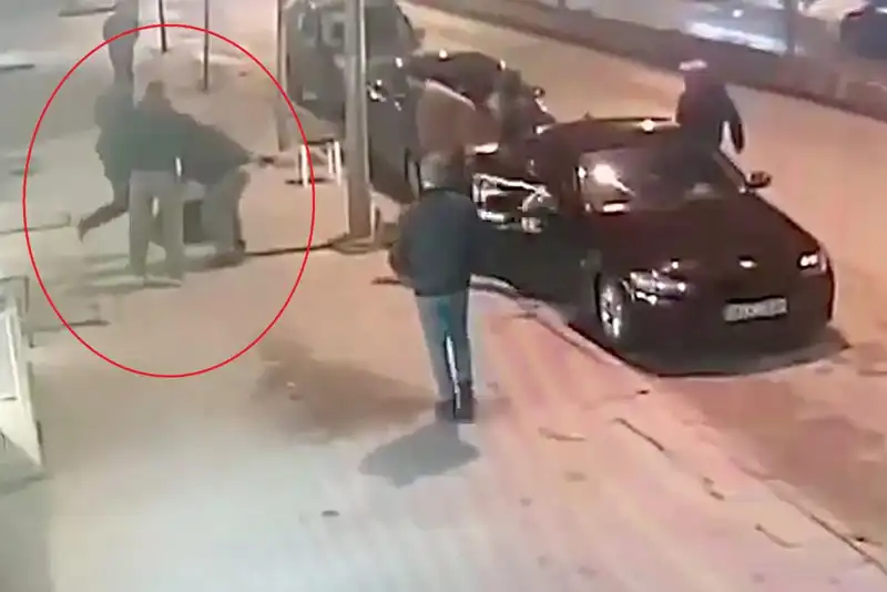Bacak Kıran Park Yeri Kavgası: Üç Kişi İki Araba İçin Saldırdı