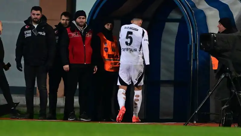 İki Maçta Kırmızı Kart Gören Talha Beşiktaş'tan Özür Diledi