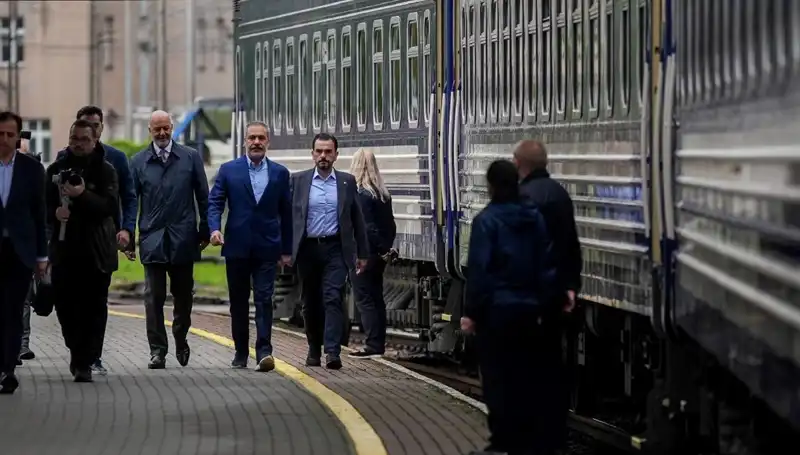 Dışişleri Bakanı Fidan, Ukrayna'da Diplomasi Rüzgarları Estirdi