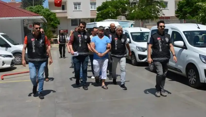Lüleburgaz'da Fuhuş Operasyonuyla 15 Kişi Gözaltına Alındı