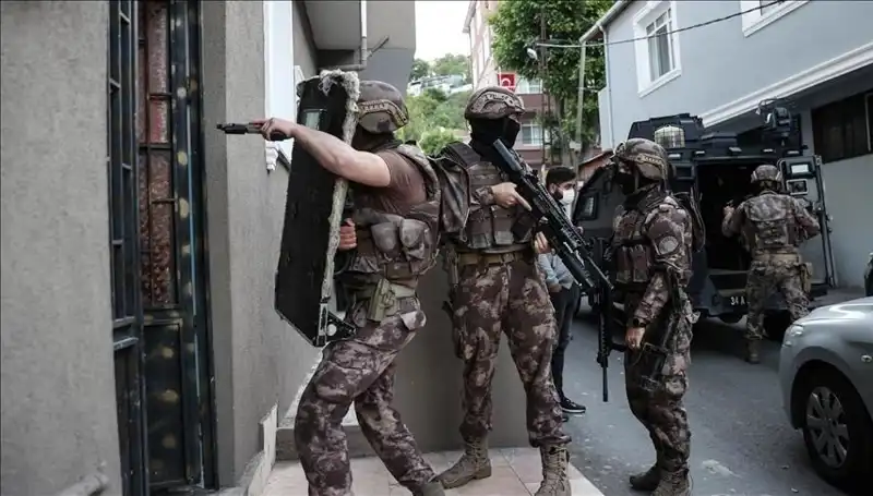 İstanbul’da DAEŞ’e Yönelik Operasyonda 20 Gözaltı!
