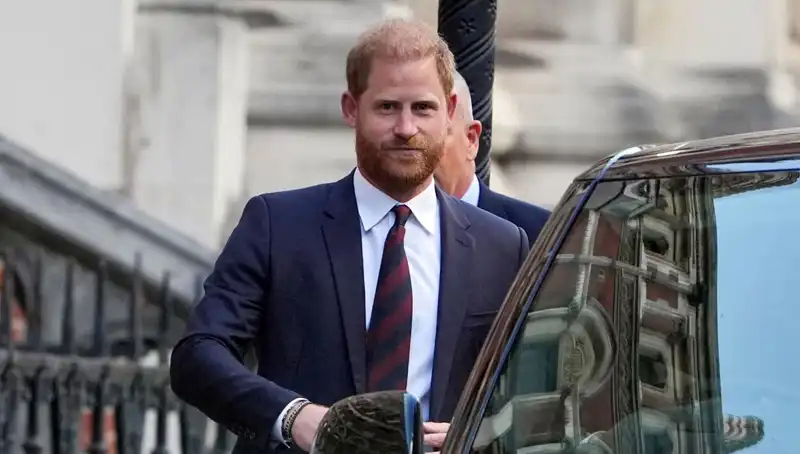 Prens Harry, Ailesiyle Barışmak İçin Cesur Adımlar Atıyor