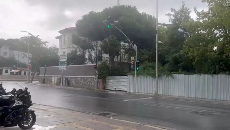 İstanbul'da Sağanak Yağışlar Hayatı Olumsuz Etkiliyor, Dikkat!