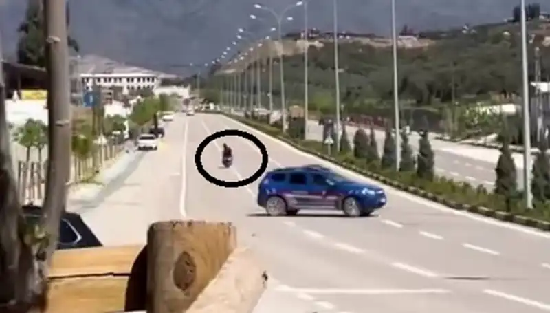 Tiktok Videosu Üzerine Çekilen Yüzlerce Dolar: Viral Olmanın Faturası
