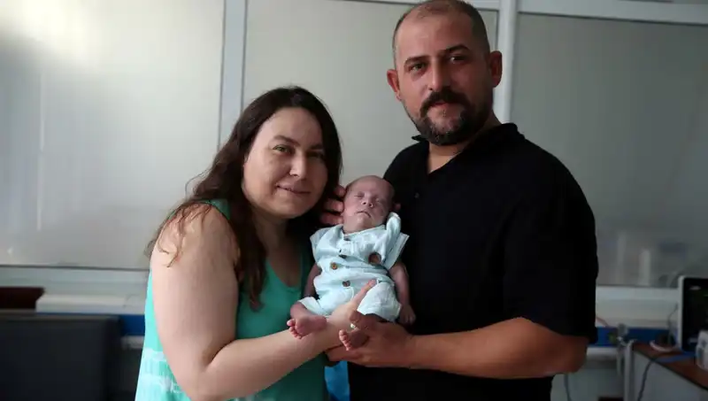800 Gram Doğdu, 4 Ay Yoğun Bakımda Kaldı: Hayat Mücadelesinin Kahramanı Bebeğin Hikayesi
