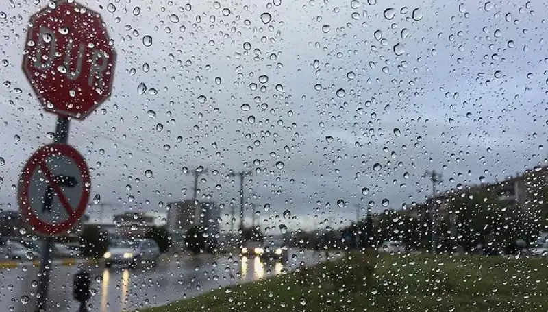 Meteoroloji'den 20 İle Kritik Uyarı: Sıcaklık Düşüyor ve Sağanak Yağış Geliyor