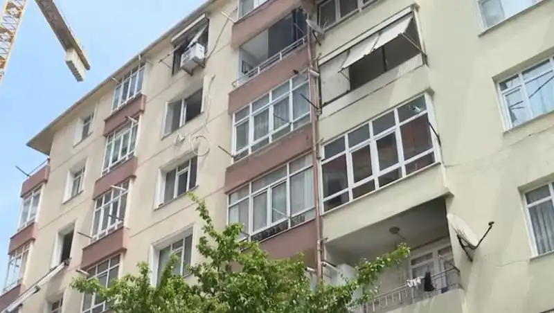 İstanbul'da Şok Gelişme: Kolonları Patlayan Sitede Tahliye Kararı