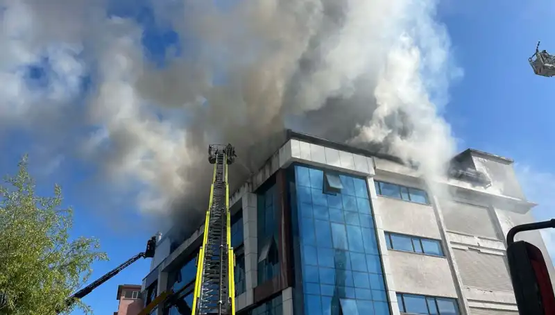 Esenyurt'ta Tekstil Atölyesinde Yangın: Büyük Panik ve Maddi Zarar
