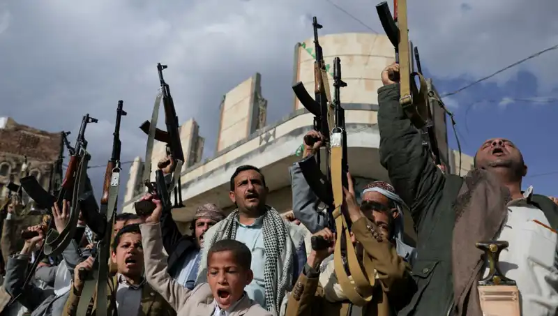 ** Husilerden Şok İddia: Yemen'de Yeni Bir Kara Harekatı İçin Hazırlık Yapılıyor!**