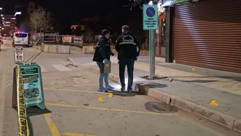 Pideci Dükkanında Kanlı Kavga: Bir Ölü, Üç Yaralı!