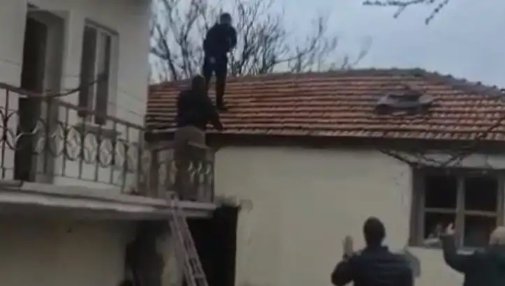 Polis Çatıda Kıstırdı: Şüpheliye Dram Dolu Anlar Yaşattı