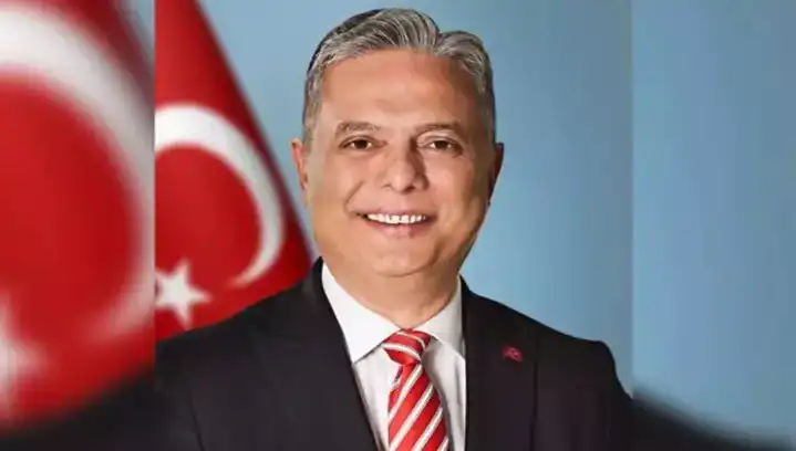 Ümit Uysal Kimdir? CHP Genel Başkan Adayı'nın Hayatına Dair Tüm Bilgiler