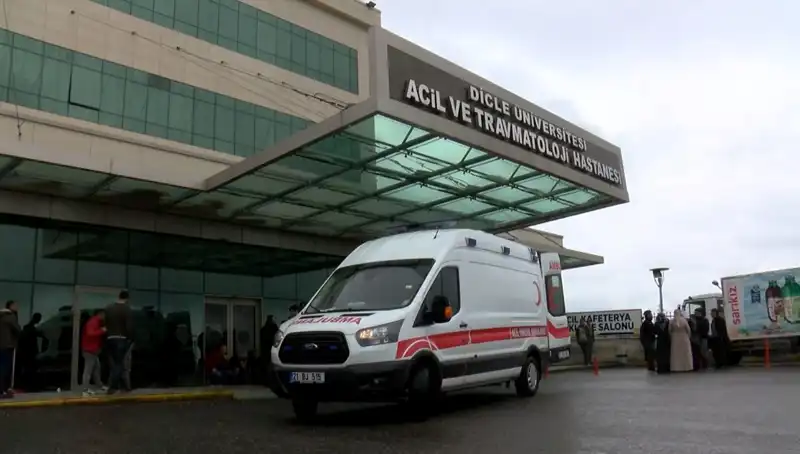 Kuzenini ve Oğlunu Silahla Vuran Kişi, Adaletin Peşinde Yargılanıyor