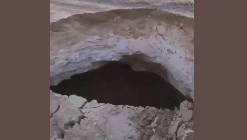 Aksaray’da Gizemli Obruk: Yer Altında Neler Oluyor?