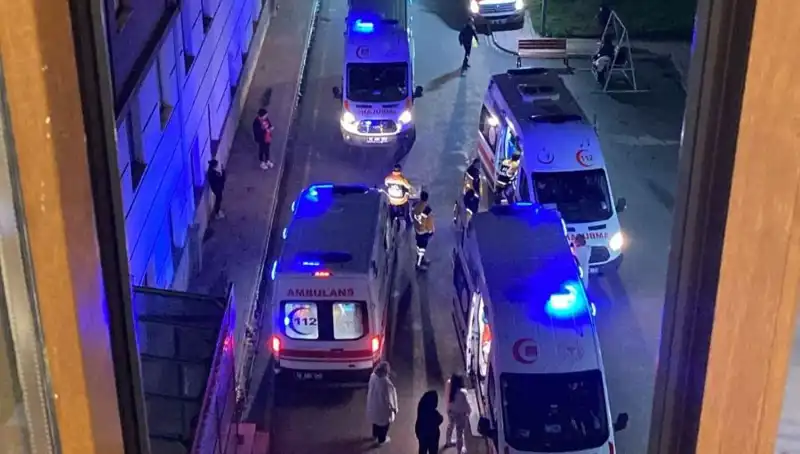 Akşam Yemeğinden Zehirlenen 53 Öğrenci Hastanelik Oldu: Korkutan Olay