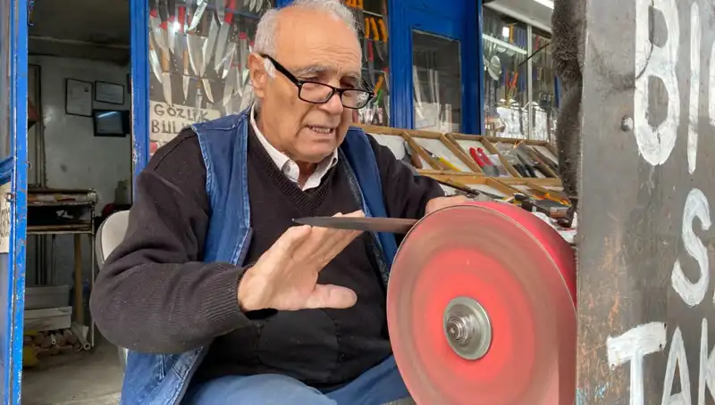 81 Yaşındaki Erhan Amca, Mesleğini Sevemeyecek Kadar Yaşlandı mı?
