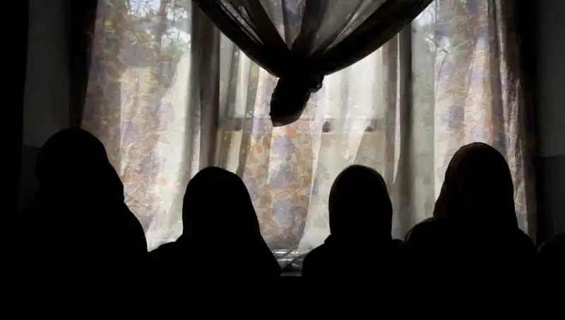 : Taliban, Kadın Yazarların Eserlerini Yasaklayarak Seslerini Susturuyor