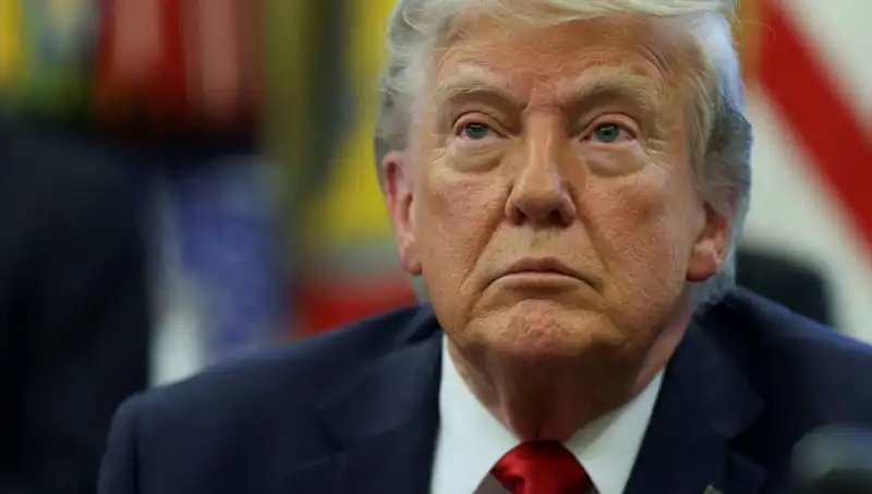 Trump’ın Çarpıcı İfadesi: "Hem Ülkeyi Hem Dünyayı Yönetiyorum"