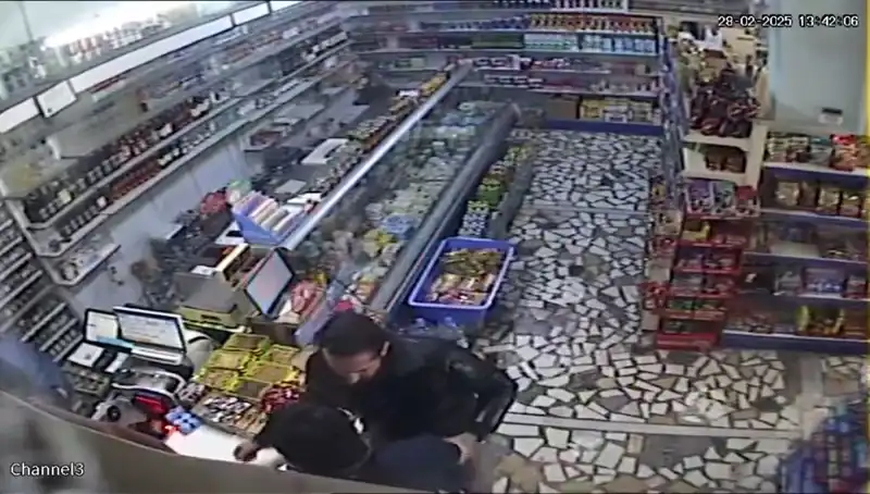 Cezaevi Firarisi Markette Gerilim Oluşturdu: Bıçak ve Mermerle Gelen Dehşet